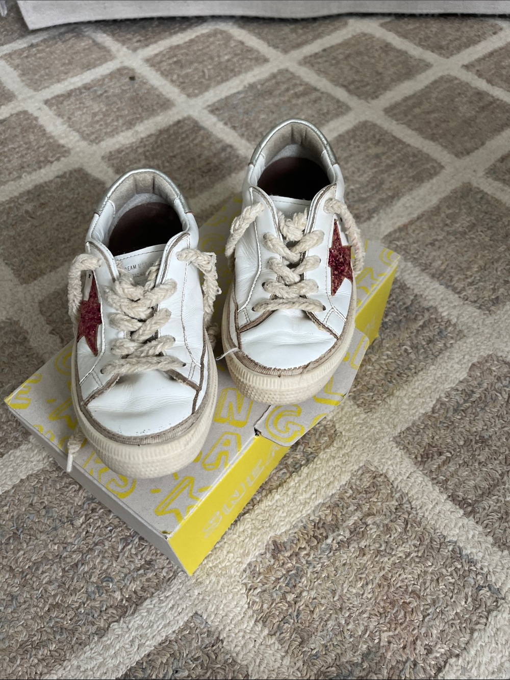 Golden Goose may White Sneakers with pink Star